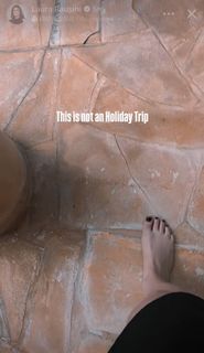 Laura Pausini feet photo 4
