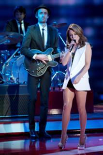 Kylie Minogue feet photo thumbnail