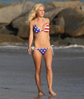 Heidi Montag feet photo thumbnail