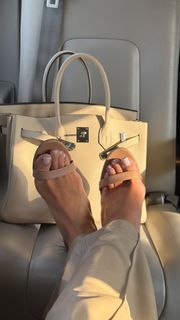 Rosie Huntington-Whiteley feet photo 5