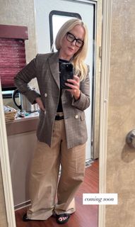 Rachael Harris feet photo 1