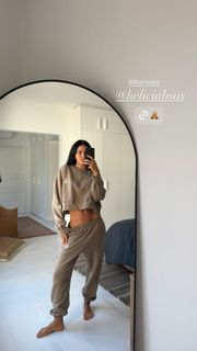 Zaira Nara feet photo 4