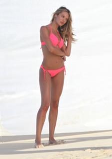 Candice Swanepoel feet photo thumbnail