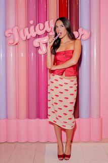 Olivia Rodrigo feet photo 3