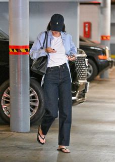 Kendall Jenner feet photo thumbnail