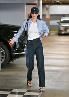 Kendall Jenner feet photo thumbnail