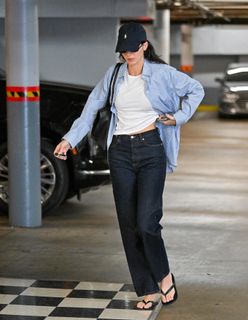 Kendall Jenner feet photo thumbnail