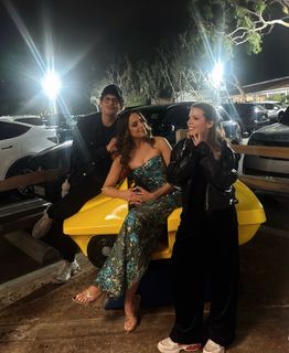 Elizabeth Gillies feet photo 3