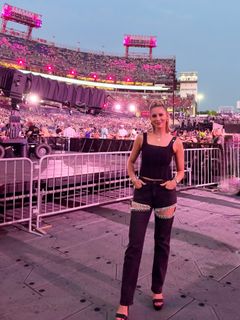 Laura Rutledge feet photo 4