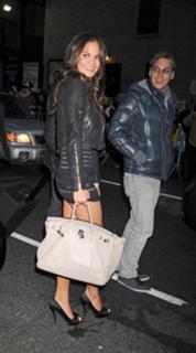 Chrissy Teigen feet photo thumbnail