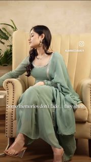 Jannat Zubair Rahmani feet photo 3