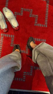 Pia Mia feet photo 1