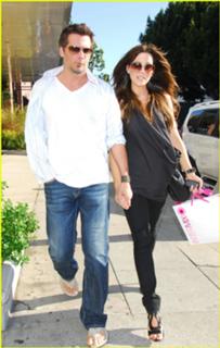 Kate Beckinsale feet photo thumbnail