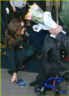 Kate Beckinsale feet photo thumbnail