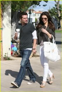 Kate Beckinsale feet photo thumbnail