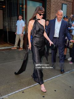 Dakota Johnson feet photo 5