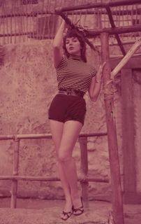 Joan Collins feet photo 3