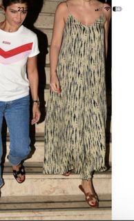 Hadise feet photo thumbnail