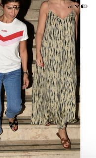 Hadise feet photo thumbnail