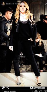 Hadise feet photo thumbnail
