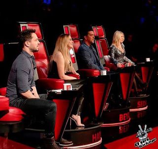 Hadise feet photo thumbnail