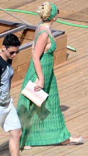 Hadise feet photo thumbnail