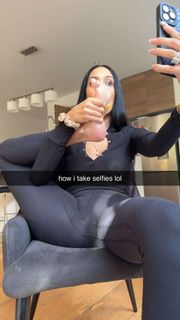 Scarlet Vas feet photo thumbnail