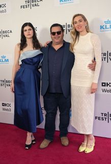 Alexandra Daddario feet photo 1