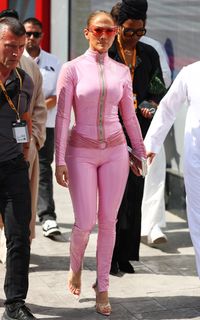 Jennifer Lopez feet photo thumbnail
