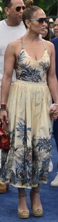 Jennifer Lopez feet photo thumbnail