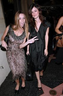Rachel Bilson feet photo thumbnail