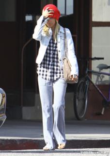 Ashley Tisdale feet photo thumbnail
