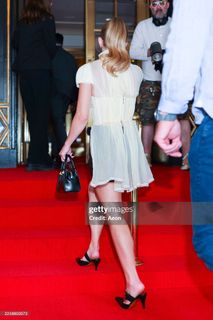 Sydney Sweeney feet photo 4