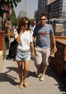Rachel Bilson feet photo thumbnail