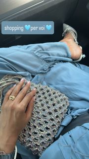 Caterina Balivo feet photo thumbnail