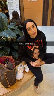 Scarlet Vas feet photo thumbnail