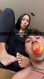 Scarlet Vas feet photo thumbnail