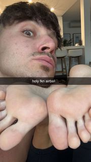 Scarlet Vas feet photo thumbnail