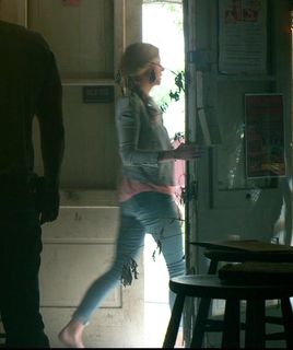Nicola Peltz Beckham feet photo 1
