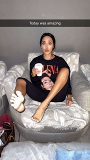 Scarlet Vas feet photo thumbnail