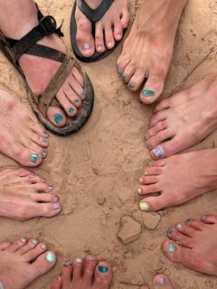 Emily Osment feet photo 1
