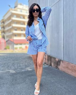 Caterina Balivo feet photo thumbnail