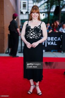 Bryce Dallas Howard feet photo 3