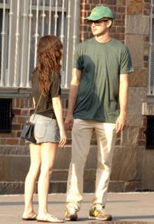Rachel Bilson feet photo thumbnail