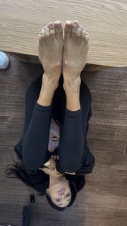 Scarlet Vas feet photo thumbnail