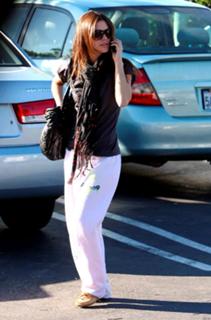 Rachel Bilson feet photo thumbnail