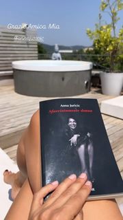 Anna Safroncik feet photo 1