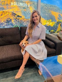 Maggie Lawson feet photo 1