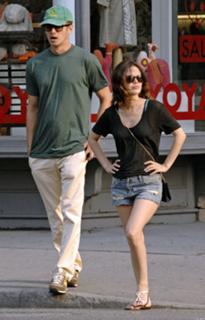 Rachel Bilson feet photo thumbnail