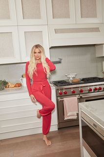 Khloé Kardashian feet photo 2